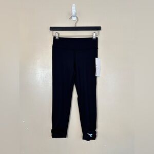 NWT - DIADORA - MY GO TO TIGHT - 7/8 capri Legging. Medium but fits XS/S